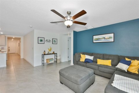House in Plant City, Florida 4 bedrooms, 171.5 sq.m. № 2205487 - photo 10