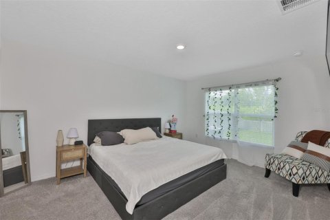 House in Plant City, Florida 4 bedrooms, 171.5 sq.m. № 2205487 - photo 13