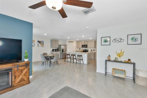 House in Plant City, Florida 4 bedrooms, 171.5 sq.m. № 2205487 - photo 9