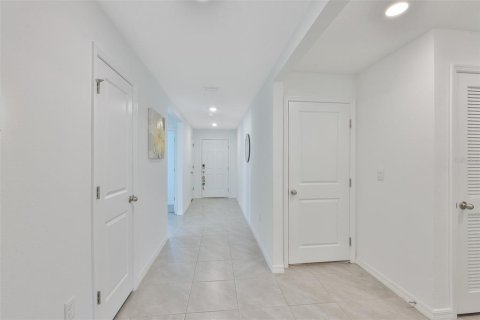 House in Plant City, Florida 4 bedrooms, 171.5 sq.m. № 2205487 - photo 14