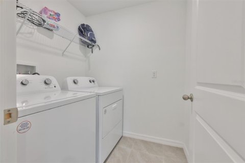 House in Plant City, Florida 4 bedrooms, 171.5 sq.m. № 2205487 - photo 17