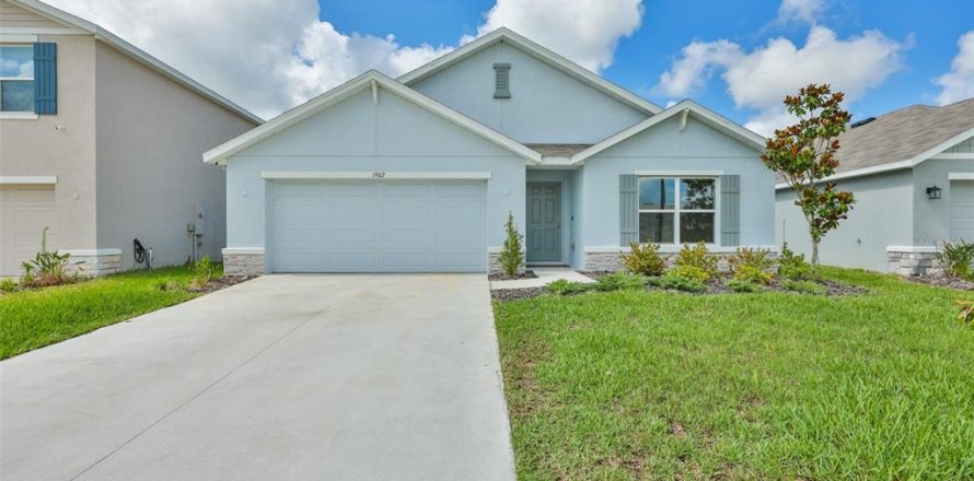 House in Plant City, Florida 4 bedrooms, 171.5 sq.m. № 2205487