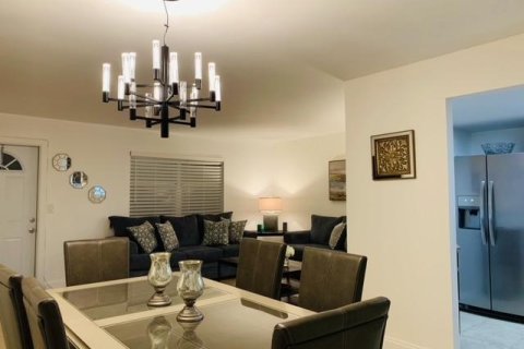 Condo in Delray Beach, Florida, 1 bedroom  № 2086800