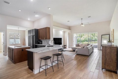 Casa en venta en Land O' Lakes, Florida, 4 dormitorios, 198.16 m2 № 1902611 - foto 10