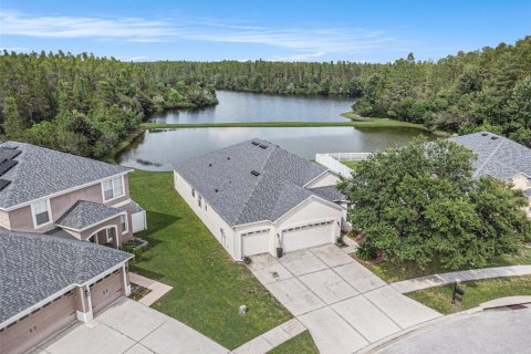 Casa en venta en Land O' Lakes, Florida, 4 dormitorios, 198.16 m2 № 1902611 - foto 4