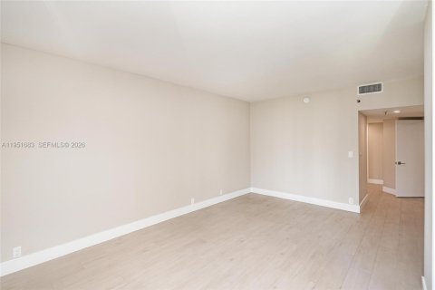 Купить кондоминиум в Майами, Флорида 2 спальни, 136.01м2, № 2153158 - фото 19