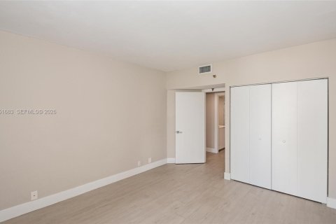 Купить кондоминиум в Майами, Флорида 2 спальни, 136.01м2, № 2153158 - фото 13