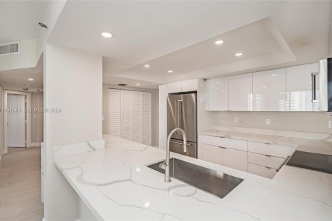 Condominio en Miami, Florida, 2 dormitorios  № 2153158