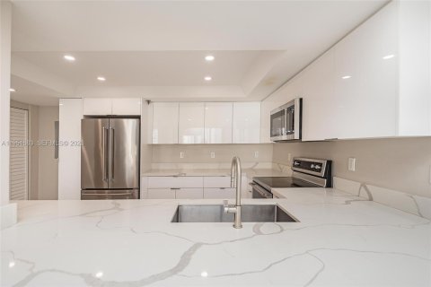 Купить кондоминиум в Майами, Флорида 2 спальни, 136.01м2, № 2153158 - фото 8