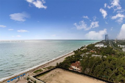 Купить кондоминиум в Халландейл-Бич, Флорида 1 спальня, 77.29м2, № 2432828 - фото 17
