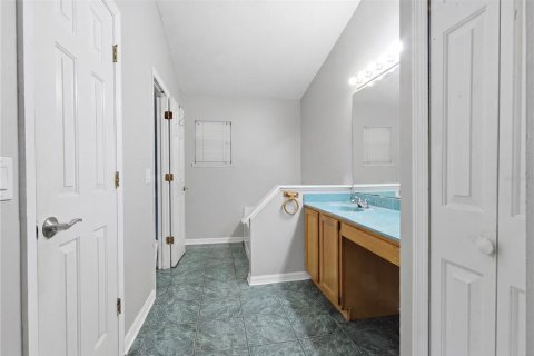 House in Deltona, Florida 4 bedrooms, 186.64 sq.m. № 2197609 - photo 24