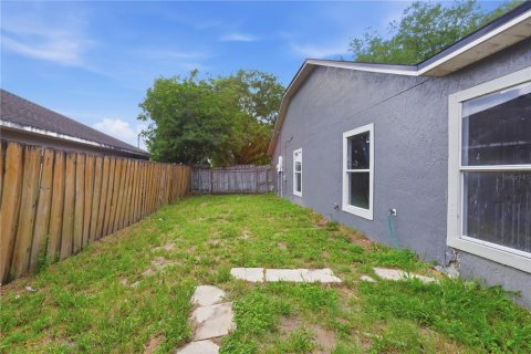 House in Deltona, Florida 4 bedrooms, 186.64 sq.m. № 2197609 - photo 30