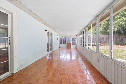 House in Deltona, Florida 4 bedrooms, 186.64 sq.m. № 2197609 - photo 11