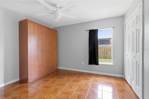 House in Deltona, Florida 4 bedrooms, 186.64 sq.m. № 2197609 - photo 17