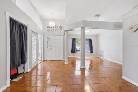House in Deltona, Florida 4 bedrooms, 186.64 sq.m. № 2197609 - photo 3
