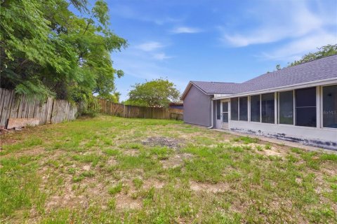 House in Deltona, Florida 4 bedrooms, 186.64 sq.m. № 2197609 - photo 29