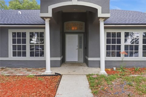 House in Deltona, Florida 4 bedrooms, 186.64 sq.m. № 2197609 - photo 2