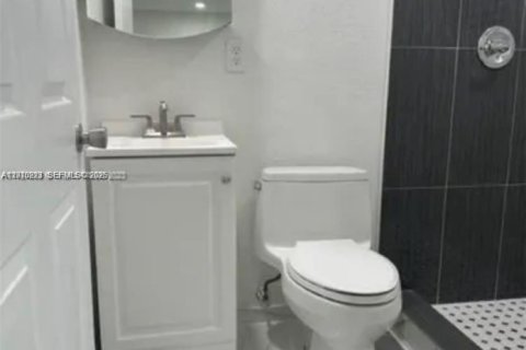 Immobilier commercial à louer à Miami, Floride: 1 chambre № 2073667 - photo 13
