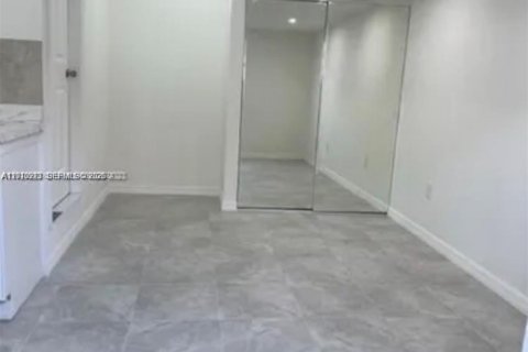 Immobilier commercial à louer à Miami, Floride: 1 chambre № 2073667 - photo 6