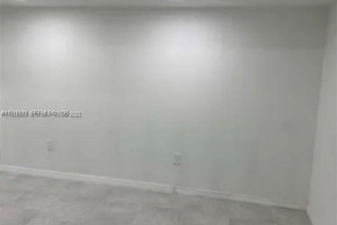 Immobilier commercial à louer à Miami, Floride: 1 chambre № 2073667 - photo 5