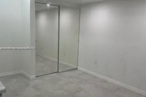 Immobilier commercial à louer à Miami, Floride: 1 chambre № 2073667 - photo 8