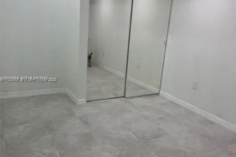 Immobilier commercial à louer à Miami, Floride: 1 chambre № 2073667 - photo 9
