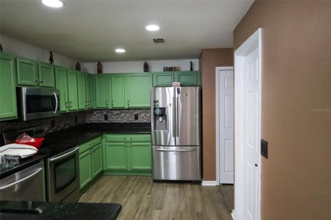 Villa ou maison à louer à Ocala, Floride: 4 chambres, 245.91 m2 № 2113925 - photo 4