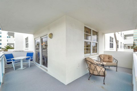 Купить кондоминиум в Холливуд, Флорида 2 комнаты, 133.78м2, № 2147082 - фото 16