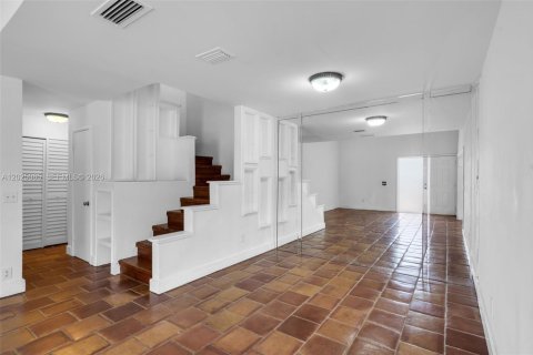 Touwnhouse à vendre à Aventura, Floride: 3 chambres, 126.81 m2 № 2179075 - photo 2