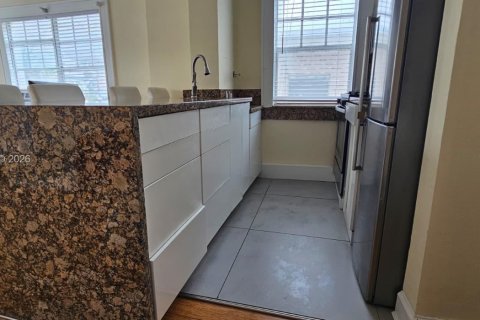 Condominio en venta en Miami Beach, Florida, 49.98 m2 № 2057102 - foto 3