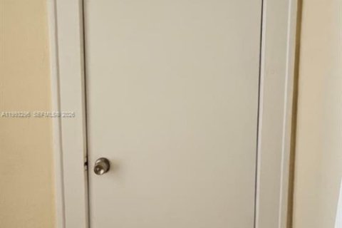 Condominio en venta en Miami Beach, Florida, 49.98 m2 № 2057102 - foto 10