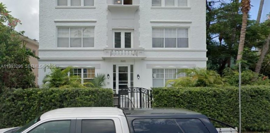 Estudio en el Condominio en Miami Beach, Florida  № 2057102