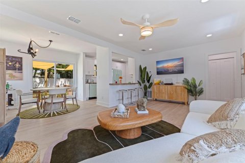 Casa en venta en Dunedin, Florida, 3 dormitorios, 96.62 m2 № 1760586 - foto 1