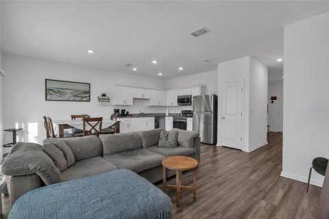 Townhouse in Gibsonton, Florida 3 bedrooms, 136.66 sq.m. № 2207716 - photo 8