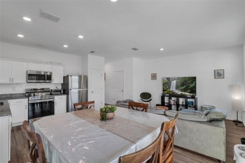 Townhouse in Gibsonton, Florida 3 bedrooms, 136.66 sq.m. № 2207716 - photo 7