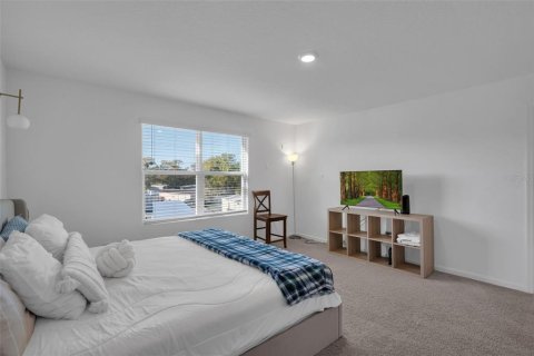 Townhouse in Gibsonton, Florida 3 bedrooms, 136.66 sq.m. № 2207716 - photo 21