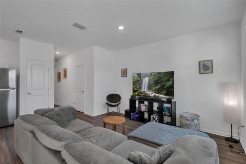 Townhouse in Gibsonton, Florida 3 bedrooms, 136.66 sq.m. № 2207716 - photo 6