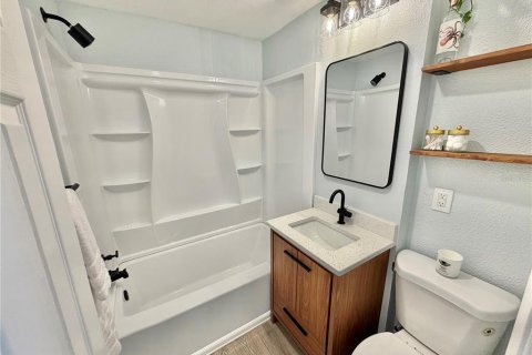 Villa ou maison à vendre à Saint Petersburg, Floride: 2 chambres, 70.23 m2 № 2291009 - photo 11