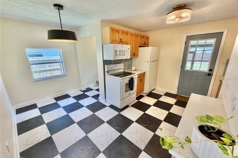 Villa ou maison à vendre à Saint Petersburg, Floride: 2 chambres, 70.23 m2 № 2291009 - photo 7
