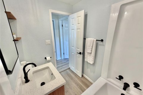 Villa ou maison à vendre à Saint Petersburg, Floride: 2 chambres, 70.23 m2 № 2291009 - photo 12