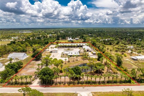 Villa ou maison à Englewood, Floride 4 chambres, 246.38 m2 № 2156723
