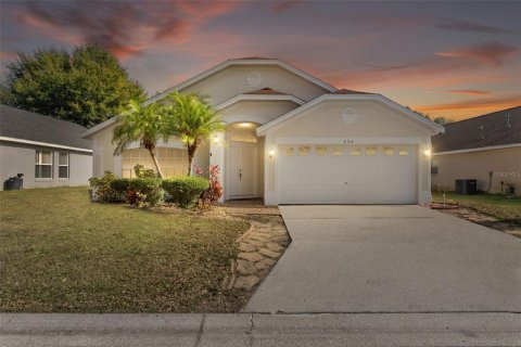 House in Davenport, Florida 4 bedrooms, 176.24 sq.m. № 2101127