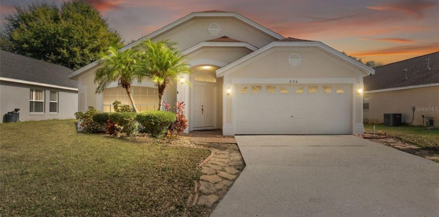 Villa ou maison à Davenport, Floride 4 chambres, 176.24 m2 № 2101127