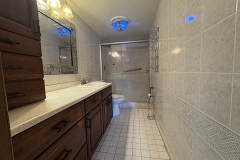 Condo in Lake Worth, Florida, 3 bedrooms № 2146372 - photo 23