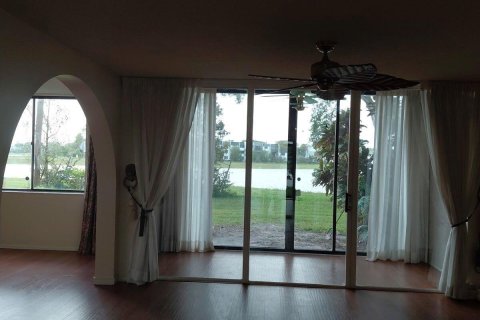 Condo in Lake Worth, Florida, 3 bedrooms № 2146372 - photo 18