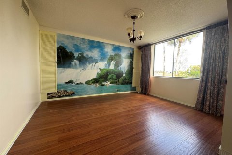 Condo in Lake Worth, Florida, 3 bedrooms № 2146372 - photo 30