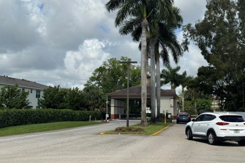 Condo in Lake Worth, Florida, 3 bedrooms № 2146372 - photo 4