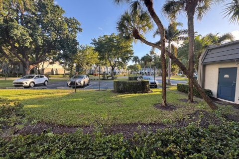 Condo in Lake Worth, Florida, 3 bedrooms № 2146372 - photo 14