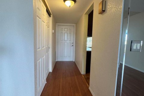Condo in Lake Worth, Florida, 3 bedrooms № 2146372 - photo 10