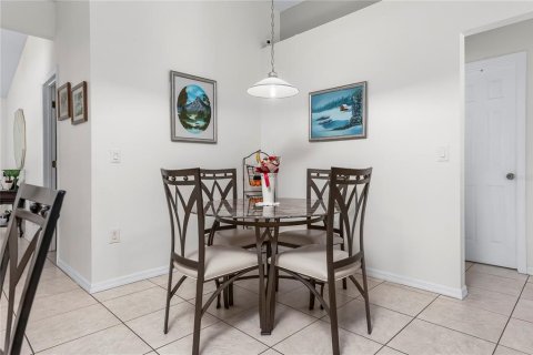 Villa ou maison à vendre à Deltona, Floride: 3 chambres, 169.36 m2 № 1854310 - photo 19